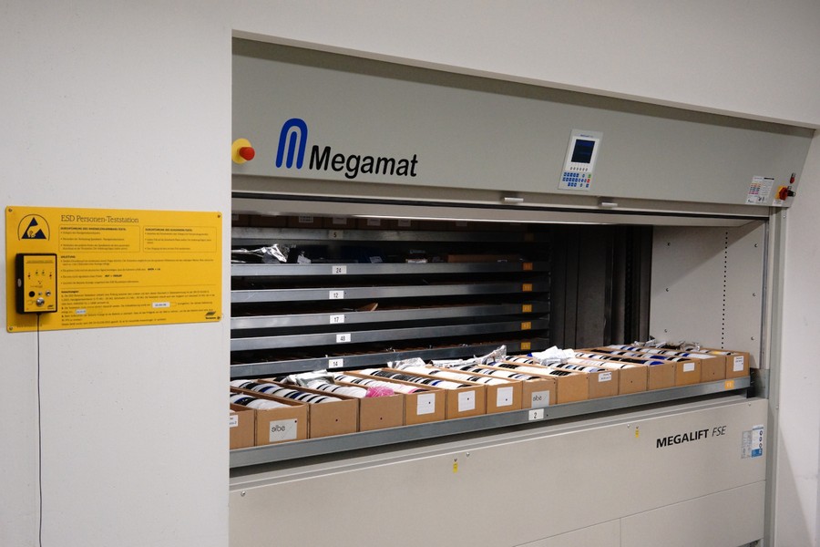 Bild - BTG Elektronik - Dienstleistung - Materialmanagement - Megamat Shuttle-Lager