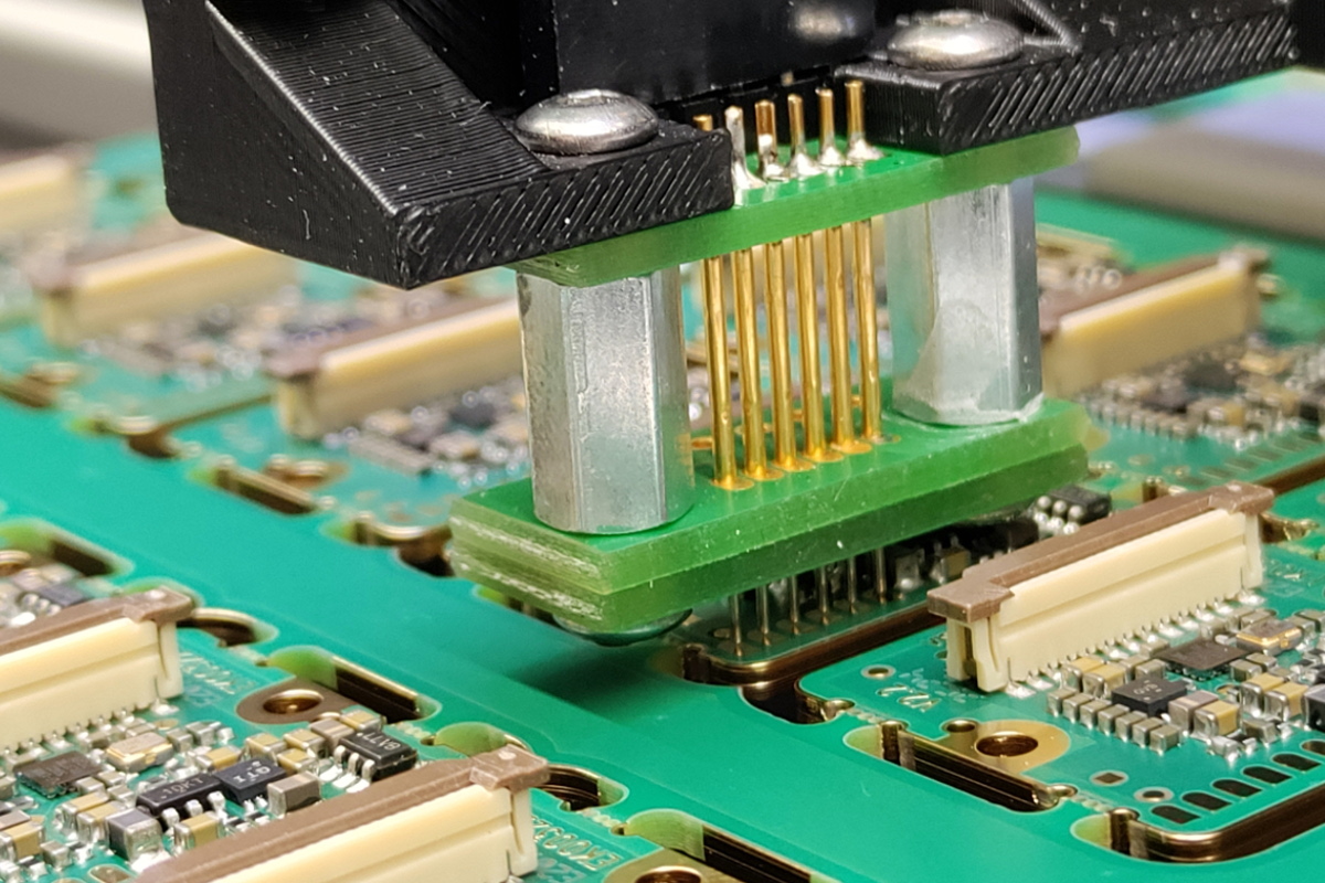 Bild - BTG Elektronik - Dienstleistung - Test - Programmierung Nadeladapter